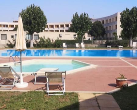 Villetta A Schiera In Villaggio Metatur Метапонто Екстериор снимка